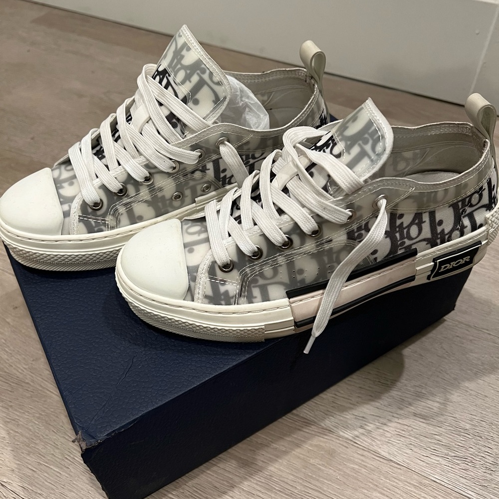 B23 Low Top Logo Oblique